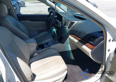 2013 Subaru Legacy 2.5I Limited z USA, uszkodzony, nr VIN 4S3BMGJ6XD2D48992